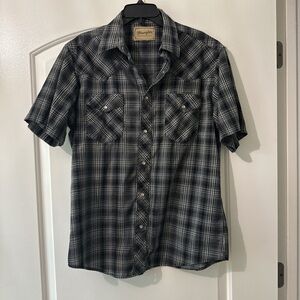 Wrangler Black and Gray Plaid Short Sleeve Button-Down Shirt